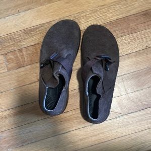 Chaco Paonia Shoes. Suede Clog. Brown. New w/o tags. Lining wool/poly